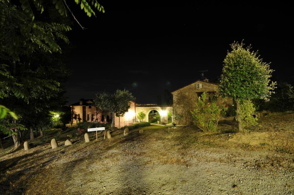 Santa Paola I Quattro Passeri Country House מראה חיצוני תמונה