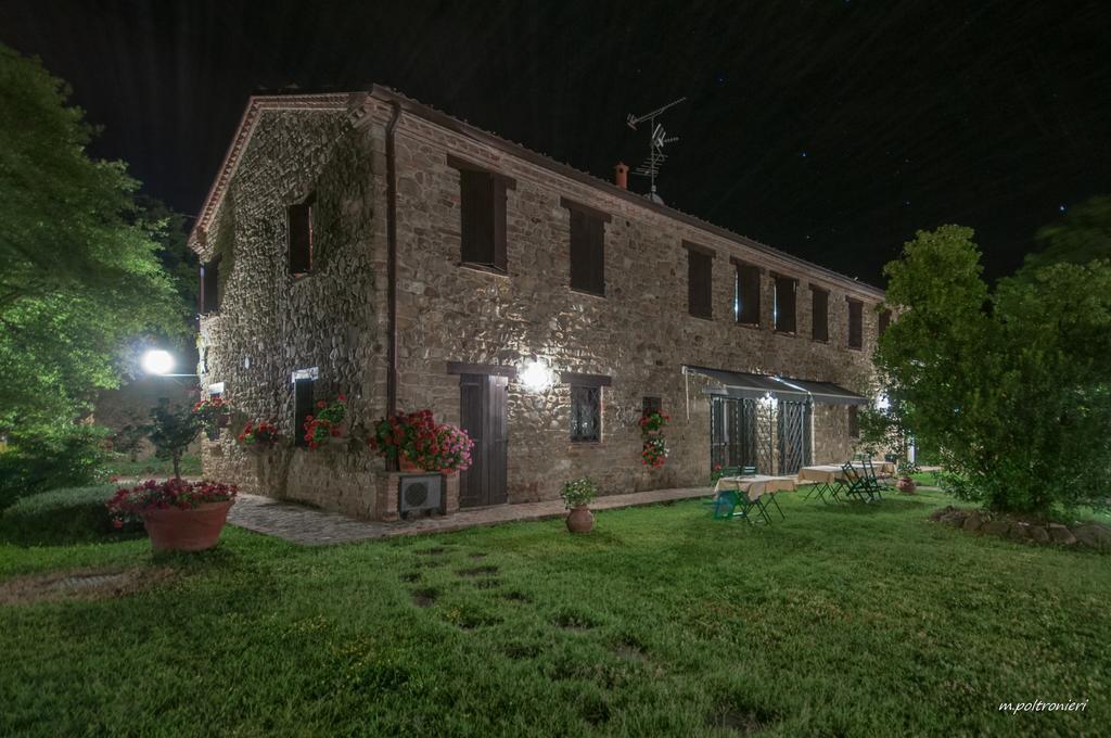 Santa Paola I Quattro Passeri Country House מראה חיצוני תמונה